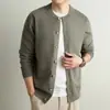 Suéter de Tricô Masculino 2026 Outono/Inverno Estilo Old Money Cardigã sem Gola Jovem Luxo Casual de Negócios Jaqueta de Tricô para Usar Sozinha