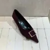 Zapatos de tacón alto para mujer con hebilla metálica estilo francés, nuevo modelo otoño 2026, punta fina adelgazante, tacón fino, zapatos de terciopelo de alta calidad, zapatos de trabajo