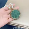 Otoño nuevo aventurina verde natural tallado a mano zorro de nueve colas cadena para suéter collar popular TikTok transmisión en vivo venta caliente