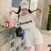 Conjunto Estilo Sal Novo para Mulheres: Conjunto de Duas Peças: Top com Recortes nas Costas e Letra Estilo Esportivo de Verão + Shorts de Cintura Alta com Bolsos e Pernas Largas