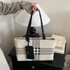 Bolsa Tote de Gran Capacidad Nueva Otoño 2026 Casual Versátil Correa de Hombro Única Rayada Moda Temperamento Generoso Bolsa Tote para el Trabajo