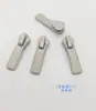 Cabeça de zíper de fábrica em estoque Não. 3 Não. 5 Não. Bolsa com zíper e puxador inferior de metal prateado brilhante com 8 pérolas