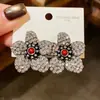 Pendientes de Flor Europeos y Americanos Transfronterizos con Aguja de Plata y Tachuelas de Diamante, Pendientes de Diseño de Nicho de Moda y Versátiles, Pendientes de Lujo Ligero y de Gama Alta para Mujeres