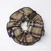 Scrunchie de Tela Estilo Británico Clásico Cuadros Elegante Versátil Moño de Alto Nivel para Mujer Accesorio para el Cabello