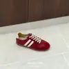 Zapatillas de entrenamiento alemanas retro versátiles de suela gruesa para mujer, nuevo modelo de verano, transpirables, ligeras, zapatillas blancas casuales