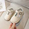Zapatos de piel para niña 2025 primavera y otoño nuevos versión coreana para niños zapatos planos de princesa para niños medianos y grandes velcro antideslizantes zapatos de una sola suela