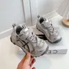 Zapatos de malla de papá de moda para niños 2026 otoño e invierno nuevos geniales retro para exteriores senderismo para niños