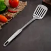 Espátula de Acero Inoxidable Espátula para Saltear de Cocina Doméstica Cuchara Ranurada Cucharón Colador Mango de Madera Utensilios de Cocina Anti-quemaduras