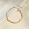 Nuevo brazalete de perlas naturales rosa estilo chino, brazalete de lujo ligero de nicho de alta gama para mujer, accesorio versátil con encanto vintage