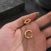 Moda de lujo ligero, totalmente incrustados de diamantes, versátiles, simples, ear cuff de herradura para mujer, sensación de alta gama, pendientes de botón con hebilla de herradura, pendientes de diseño nicho
