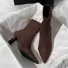 Botines marrones para mujer, de tacón alto, nuevo estilo otoño e invierno 2025, botines elásticos versátiles de tacón de aguja estilo francés, gamuza, punta fina, ajuste ceñido