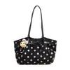 Bolsa tote de bolinhas super popular transfronteiriça para mulheres, nova tendência outono 2026, moda casual versátil, bolsa de ombro/axila para o dia a dia