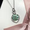 Ocho Corazones y Ocho Flechas Imitación de Diamante de Alto Carbono Importado de EE. UU Colgante de Diamante Mosan pt950 Collar Femenino de Zirconio Azul y Verde con Forma de Corazón de Amor
