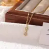 Estilo Japonés Entrada Lujo Cadena de Clavícula para Mujer Colgante Cuadrado Vertical de Diamante con Cadena de Clavícula de Diamante Elevador con Diamante