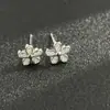 2026 Novo Modelo Brincos de Flor Pequena de Prata S925 com Zircônia de Design Único, Versátil para o Trabalho, Transfronteiriço