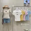 Camiseta de Punto de Manga Corta con Retazos de Encaje y Cuello en V para Mujer, Capa Base Ajustada para Principios de Primavera con un Diseño Único, Estilo de Fábrica Francesa de Nicho