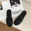 Zapatos de cristal populares transfronterizos, pantuflas planas caladas para mujer, nuevos zapatos de moda de verano para exteriores sin cordones, sandalias de punta cerrada para mujer
