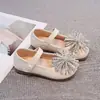 Sapatos de Princesa para Meninas 2026 Outono Novo Estilo Sapatos Pequenos de Couro com Strass Finos e Lantejoulas, Sapatilhas de Princesa com Solado Macio de Fogos de Artifício, Versátil e na Moda