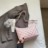 Bolsa Pequena Feminina Transfronteiriça 2026 Nova Bolsa de Ombro/Axila de Nicho Bolsa de Mão Acolchoada com Corrente Versátil Bolsa Transversal