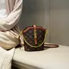 2026 Nuevo Bolso Pequeño de Gama Alta para Mujer Bolso Cubo de Lujo Ligero Bolso de Mano Versátil de Moda Bolso Elegante de Hombro Único Cruzado