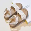 Sandálias de Princesa para Meninas 2026 Verão Novo Estilo Borboleta Pérola Infantil Moda Versátil Sapatos de Moda para Crianças Maiores