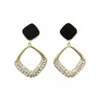 Aretes Negros con Forma de Diamante, Aretes de Plata Esterlina de Alta Gama de Nicho, Nuevo Estilo 2026, Elegantes Aretes de Celebridad de Internet de Lujo Ligero, Aretes Súper Brillantes