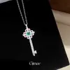 Collar con Colgante de Llave Esmeralda Cuadrado de Zircón Flor de Llave Elegante y con Estilo Cadena para Clavícula Collar de Alta Gama para Mujeres