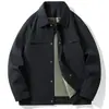 Chaqueta de color liso de moda para hombre, nuevo estilo primavera y otoño 2026, corte holgado, cuello de solapa, prenda superior de alta gama para hombre de negocios
