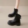 Botas Chelsea estilo britânico de salto grosso, corte em V, cor off-white, para mulheres, novo estilo 2026, elásticas no tornozelo, para outono e inverno