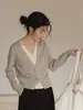 Suéter cárdigan de punto de manga larga con cuello en V, estilo Old Money, de dos piezas falsas, para mujer, Otoño/Invierno, capa interior, capa base, prenda de punto, capa exterior, top
