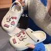 Zuecos cerrados para mujer para uso en casa, pantuflas de verano antideslizantes para baño, de suela suave, ligeros, se pueden usar afuera, pantuflas para hombre