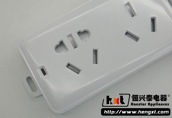 恒兴泰142无线带开关安全门8孔插座 二位白色2500W连铜16A插线板