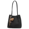 Bolsa tipo cubo retro de alta calidad 2026 para mujer, estilo casual, bolso de hombro para el día a día, bolso de axila, bolso de mano de moda de otoño