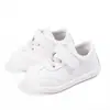 Novos Sapatos Brancos de Outono para Crianças Indoor para Meninas, Tênis de Couro para Bebês e Crianças Pequenas, Tênis Esportivos Casuais de Velcro para Bebês