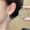 Versión coreana de arete de aro flash de aguja de plata 925 personalidad femenina exagerado círculo grande aretes de discoteca de club nocturno callejero 2024 nuevo
