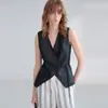 Chaleco de Punto Cruzado 2026 Estilo Nuevo con Cuello Halter en V y Adornos Florales, de Botones a un Lado, Ajustado para Mujer, Top Elegante y de Moda sin Mangas