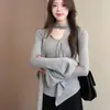 Imagen Oficial Precio Real: Camiseta de Otoño Nueva para Mujer con Cinta Fruncida, Cuello Redondo y Diseño Irregular