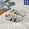 Otoño 2025 Zapatos Blancos Casuales Versátiles de Nicho Zapatos Retro de Suela Gruesa con Velcro para Falda Zapatillas de Entrenamiento Alemanas Zapatillas de Arte