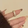 Anillo Abierto de Flor de Cruz de Esmalte Hecho a Mano de Lujo con Diseño de Moneda Antigua Metálica Incrustada con Circonita