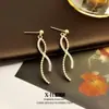 Pendientes de Perla Geométricos Tachonados con Diamantes Estilo Coreano Aguja de Plata, Pendientes Largos Simples y de Moda con un Diseño Único