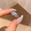 Anillo Abierto Geométrico de Circonita Estilo Retro de Corte Exquisito Diseño Versátil Anillo para Dedo Índice Sensación de Nicho de Alta Gama Joyería de Mano