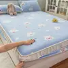 2026 Nova Classe A 200g Espessado Leite Fleece Renda Lençol de Elástico Estilo Coreano Estampado Acolchoado Roupa de Cama Protetor de Colchão