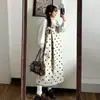 Vestido Chaleco de Lana con Lunares Elegante Estilo Coreano Reductor de Edad para Mujer Otoño e Invierno Diseño Camisa Base Traje de una Pieza