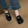 Bons Itens Voltaram! 2026 Mocassins Retrô com Salto Bloco de 3,5cm e Detalhes em Metal para Mulheres, Tamanhos Grandes Disponíveis para Envio Internacional 33-43