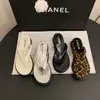 Ran Ge Jia 2026 Verano Nuevo Estilo Cuña Cómodas Casuales Exteriores Personalidad Chanclas Sandalias para Mujer Modernas