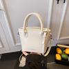 Bolso de Mano Pequeño de Verano para Mujer 2025 Nuevo Bolso Tipo Cubo Simple de Color Sólido Versátil Bandolera para el Hombro Dropshipping