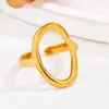 Moda Europeia e Americana Anel Exagerado de Aço Inoxidável para Mulheres Ouro 18K Simples Estilo Ins Anel de Design de Ponta Joias Atacado