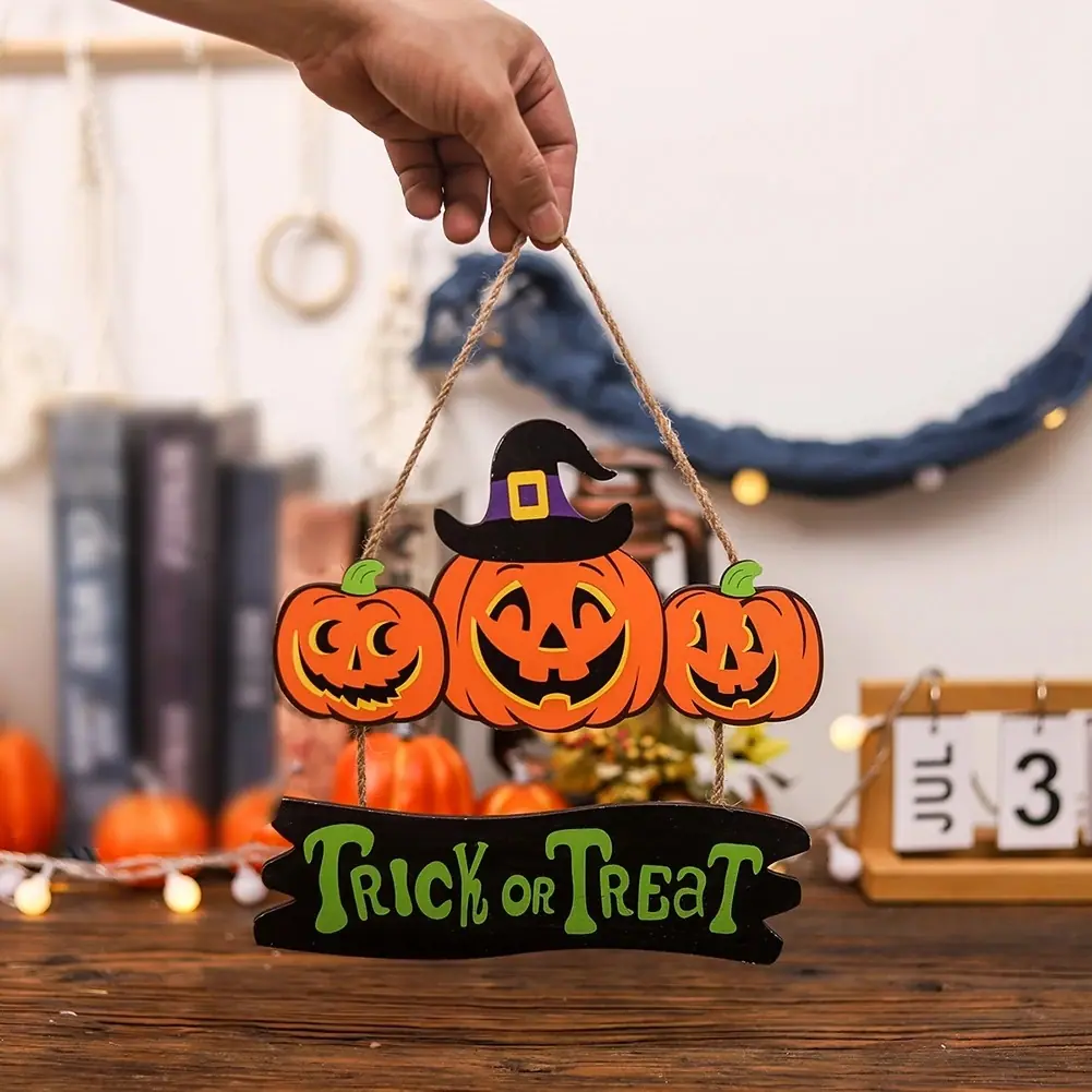 Halloween-Wood-Door-Decoration