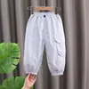 Pantalones de verano para niñas, nueva marea, ropa de calle para niños, moda infantil de tamaño pequeño y mediano, pantalones de peto de un botón, una generación de cabello