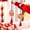 Decoraciones de Año Nuevo 2027 para Interiores Colgantes de Planta Verde Adornos Evento en Centro Comercial Pequeños Regalos Año del Cordero Carácter de Fortuna Decoraciones Colgantes Magnéticas